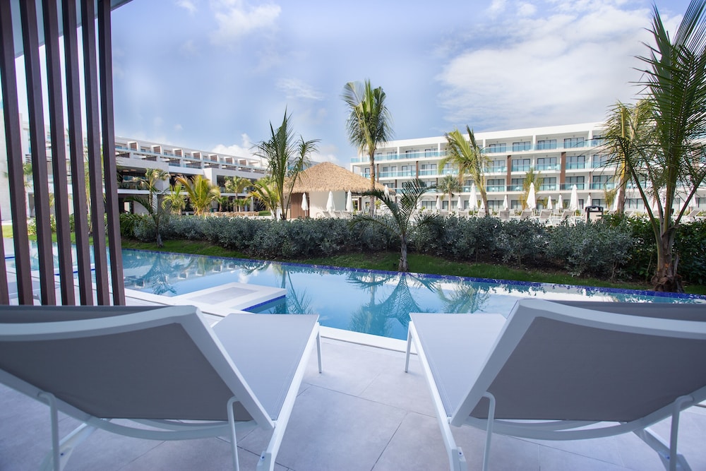 Serenade Punta Cana Beach & Spa Resort - All Inclusive in Punta Cana ...