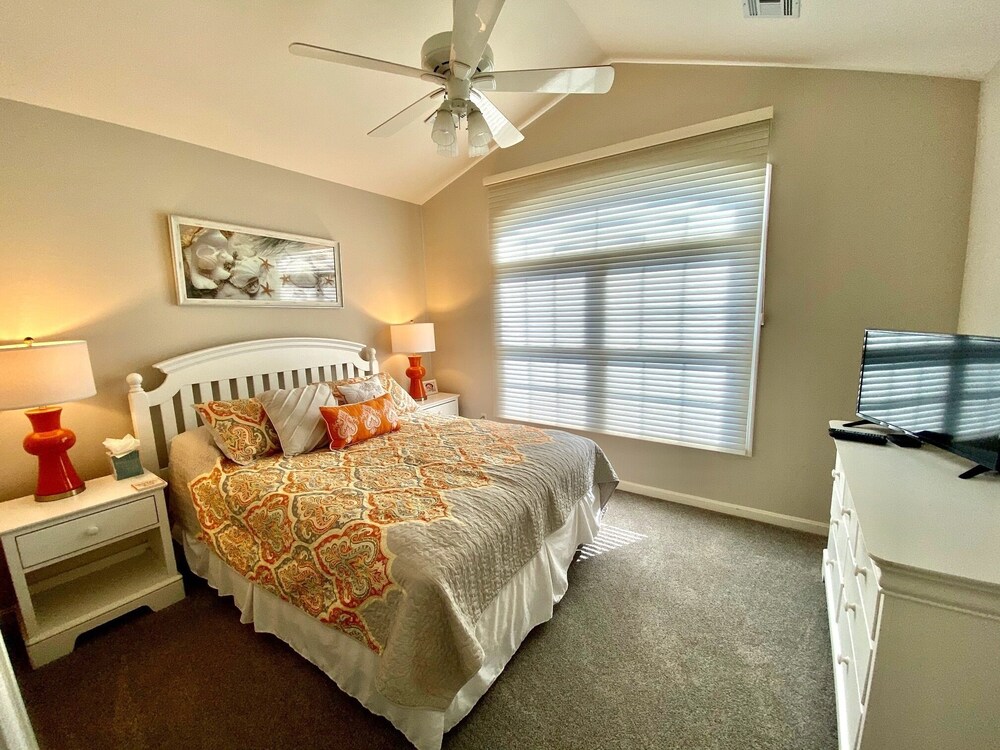 STEPS TO REHOBOTH BEACH BOARDWALK!