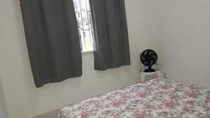 2 quartos, acesso à internet, roupa de cama
