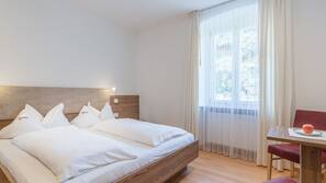 Zimmersafe, kostenloses WLAN, Bettwäsche