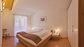 Zimmersafe, kostenloses WLAN, Bettwäsche