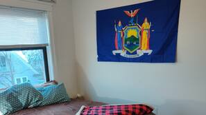 4 bedrooms, iron/ironing board, Internet, linens