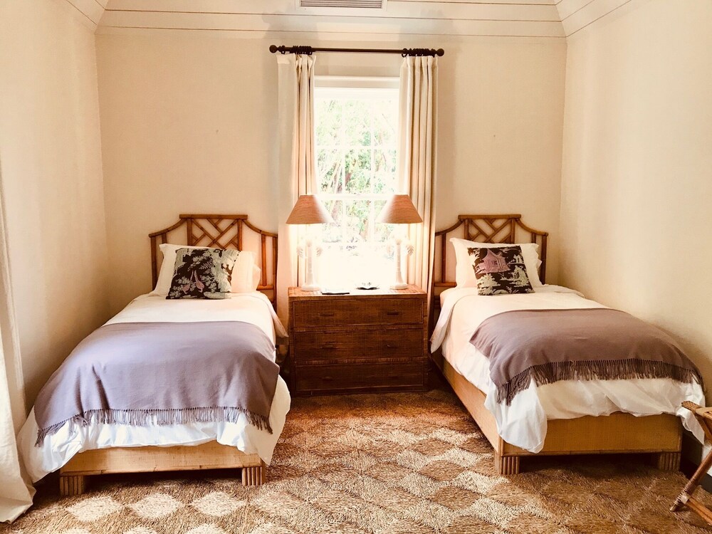 Wind Whistle Harbour Villa a classic Bahamian 2.5 story verandastyle