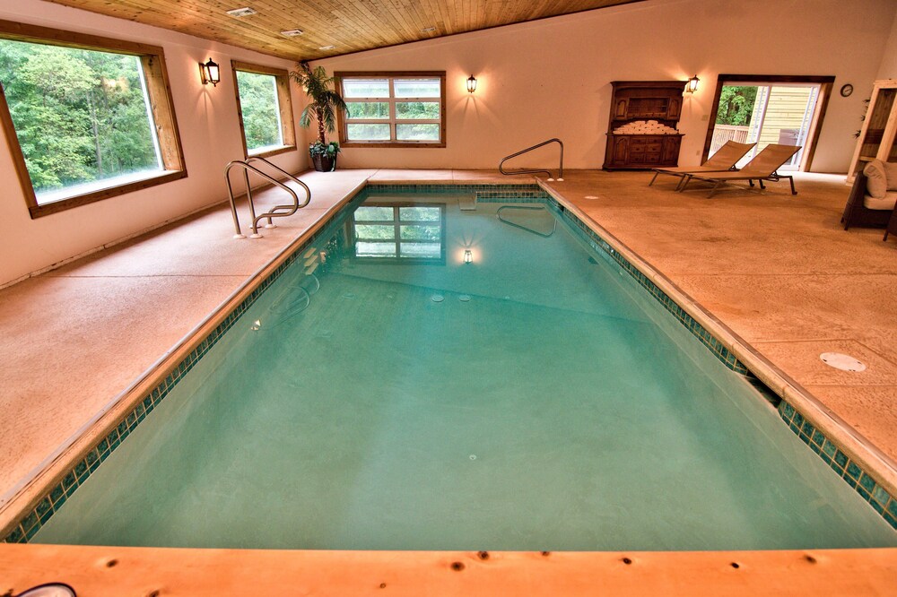 Indoor Poolhouseunique Designmature Groups Only In Stroudsburg Hotel Rates Reviews On Orbitz