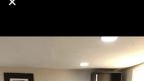 1 bedroom, iron/ironing board, Internet, linens