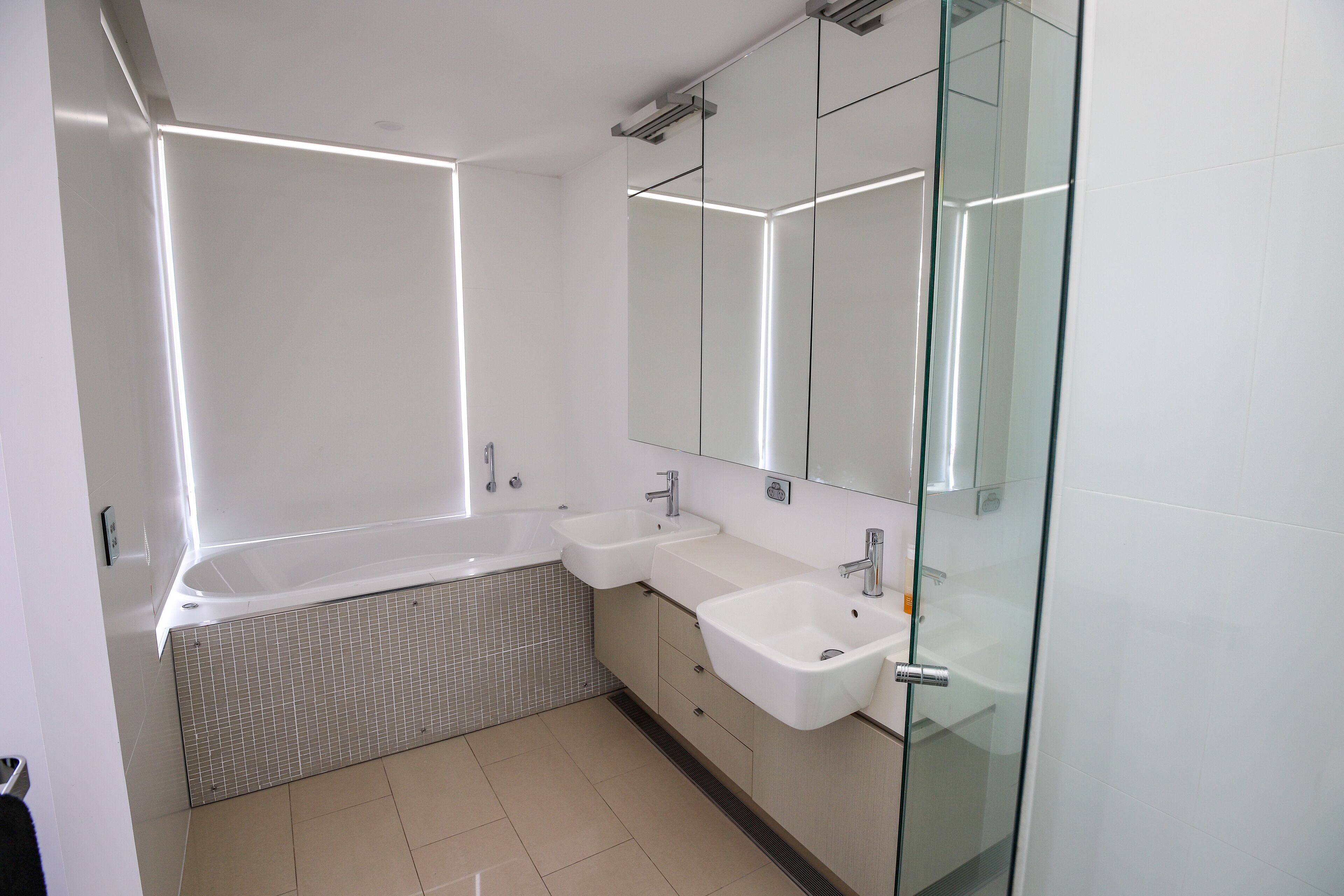 Luxe Beachside Villa, 50 Steps to Sand Between Tallebudgera & Currumbin Creeks