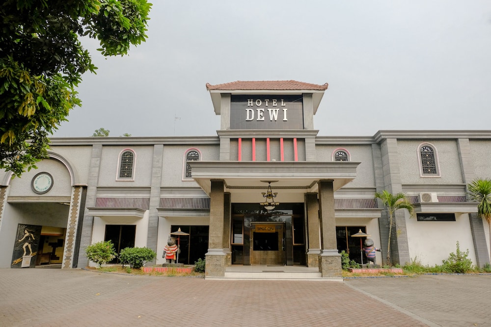 Hotel Dewi