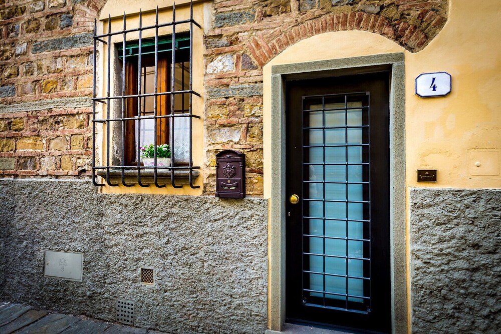 Pignone Apartment