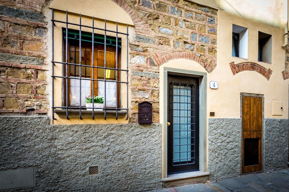 Pignone Apartment
