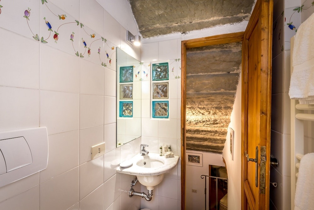 Pignone Apartment