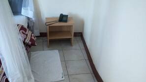Matelas mémoire de forme, bureau, rideaux occultants