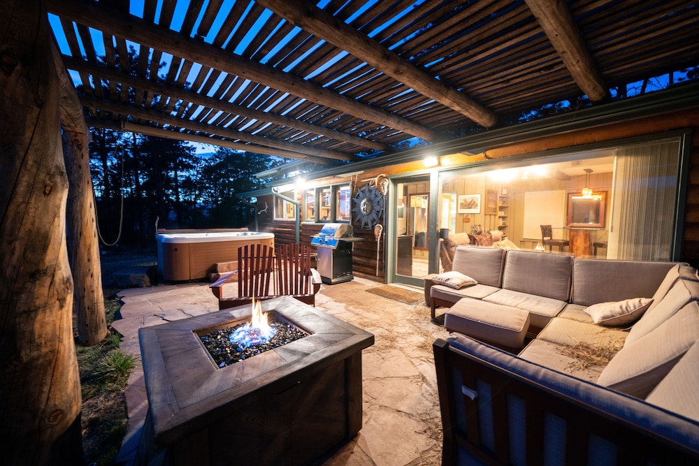 cabin with hot tub dog friendly