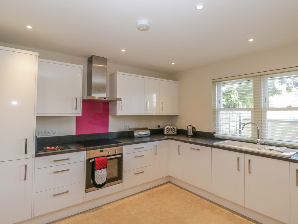 6 The Chipping Deals & Reviews (WottonunderEdge, GBR) Wotif