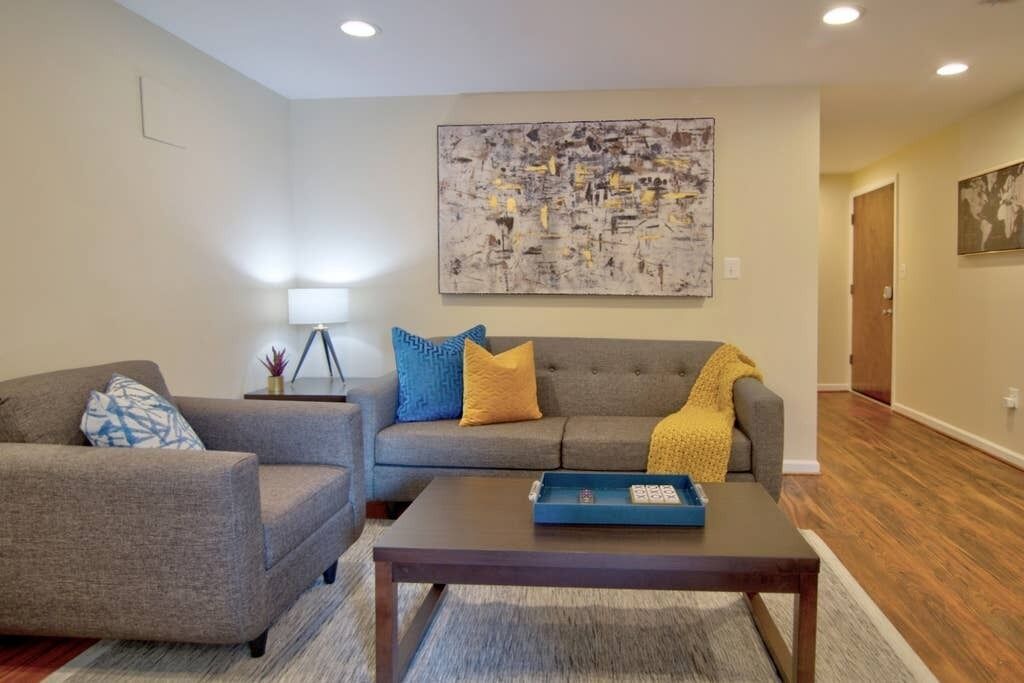 This Apartment is a 3 Bedroom, 2.5 Bathrooms, Located in Arlington, United States