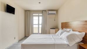 Iron/ironing board, free WiFi, linens