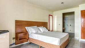 Iron/ironing board, free WiFi, linens