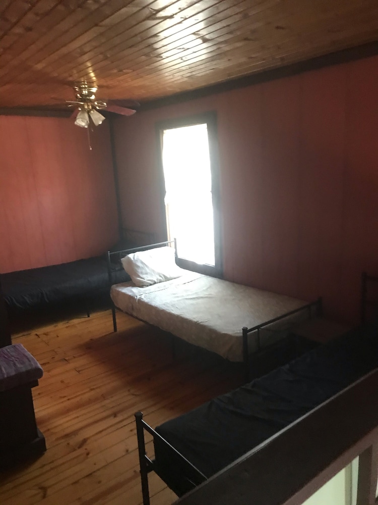 Hocking Hills Serenity Chalet with Hot tub! New Plymouth Vrbo