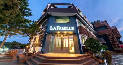 La Famille