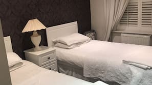 Iron/ironing board, free WiFi, linens