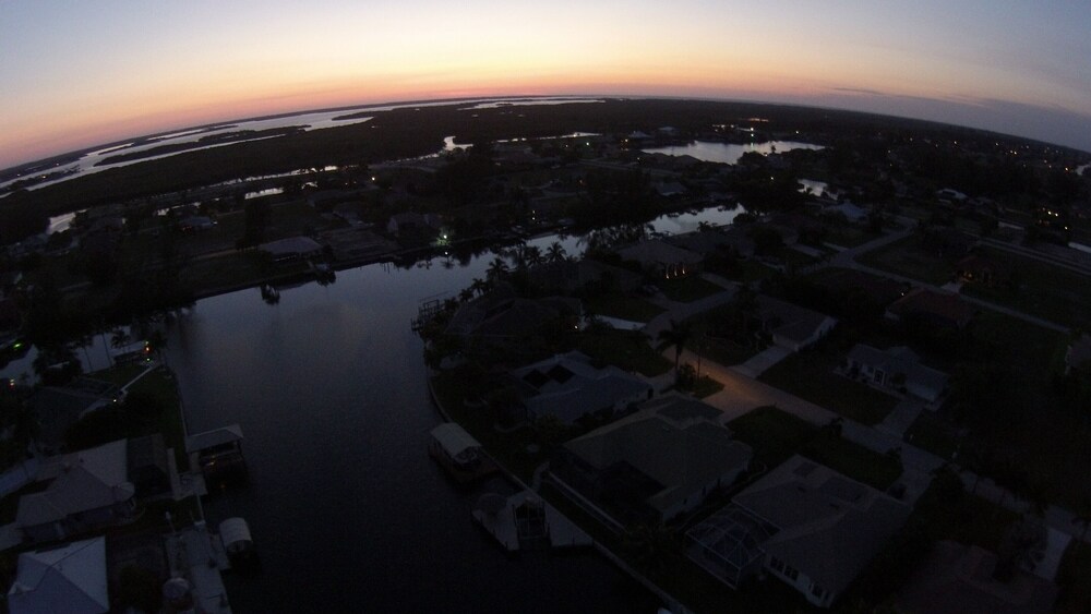 Fishin' Inn direct access waterfront home with new Swim/Spa and Kayaks. 