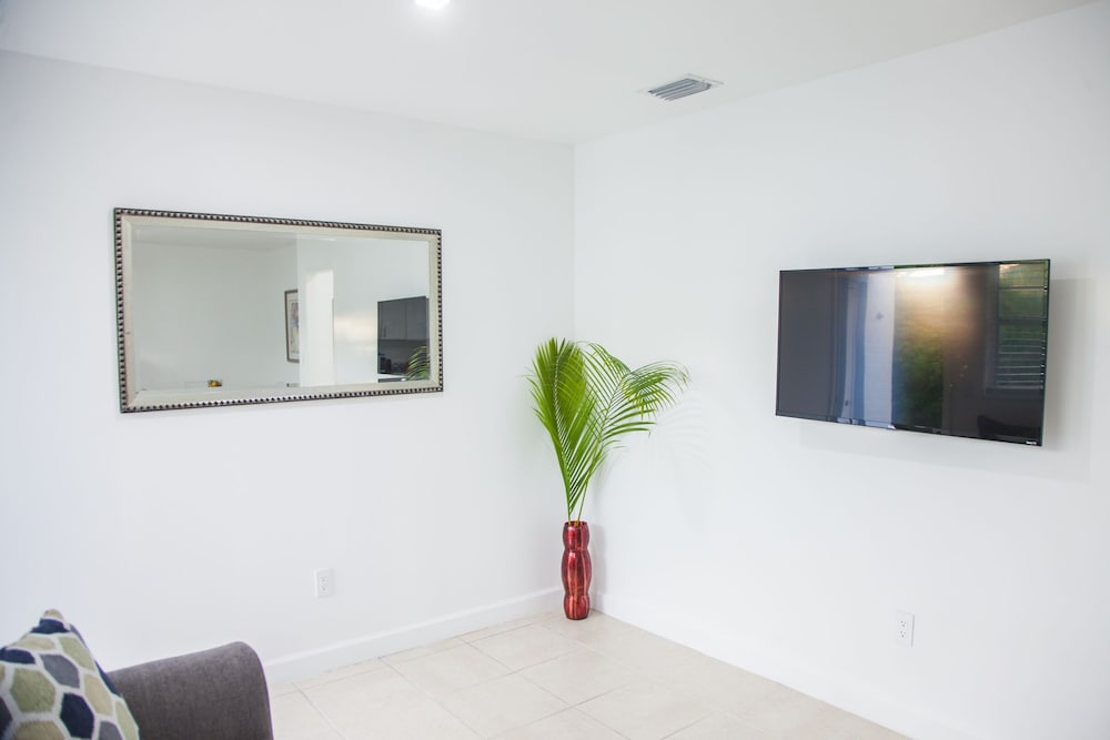  Miami Designer Apartment # 4