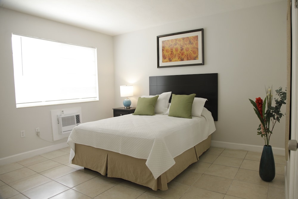 Miami Modern Studio # 4