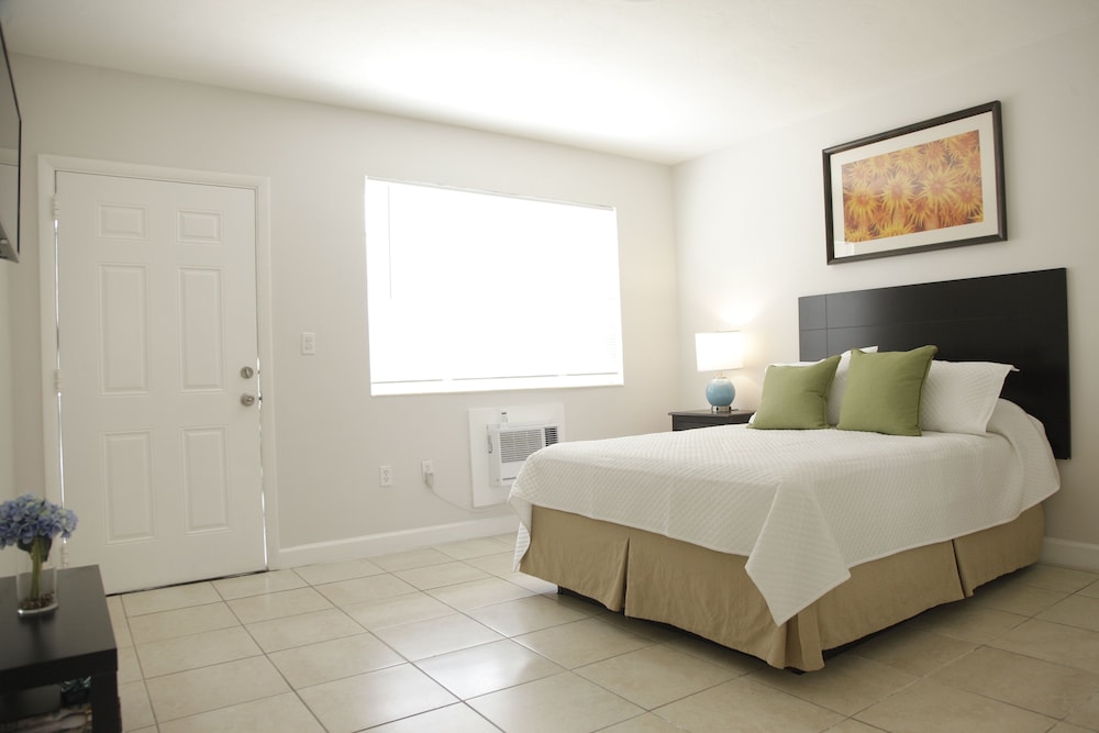 Miami Modern Studio # 4