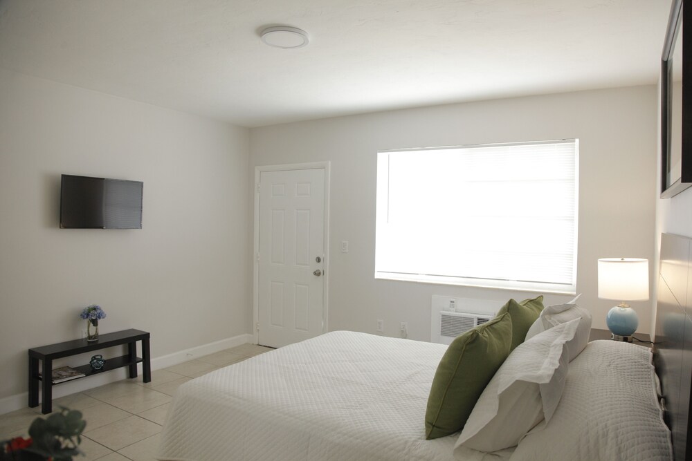 Miami Modern Studio # 4