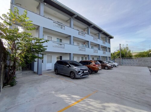 Tarlac Vacation Apartments 12 Short Term Apartment Rentals Travelocity