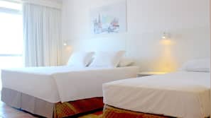 Minibar, desk, free WiFi