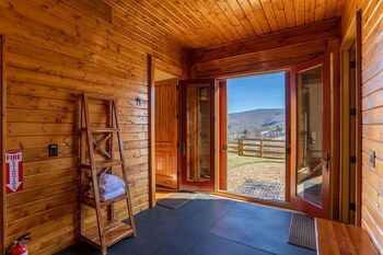 Mio Nido Close To All Eagles Nest Amenities Outdoor Gas