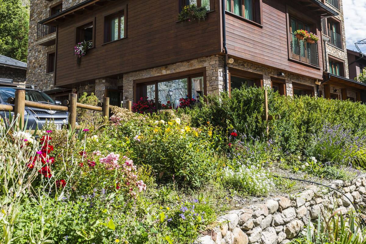Apartamentos Els Meners 21 Room Prices Deals Reviews Expedia Com