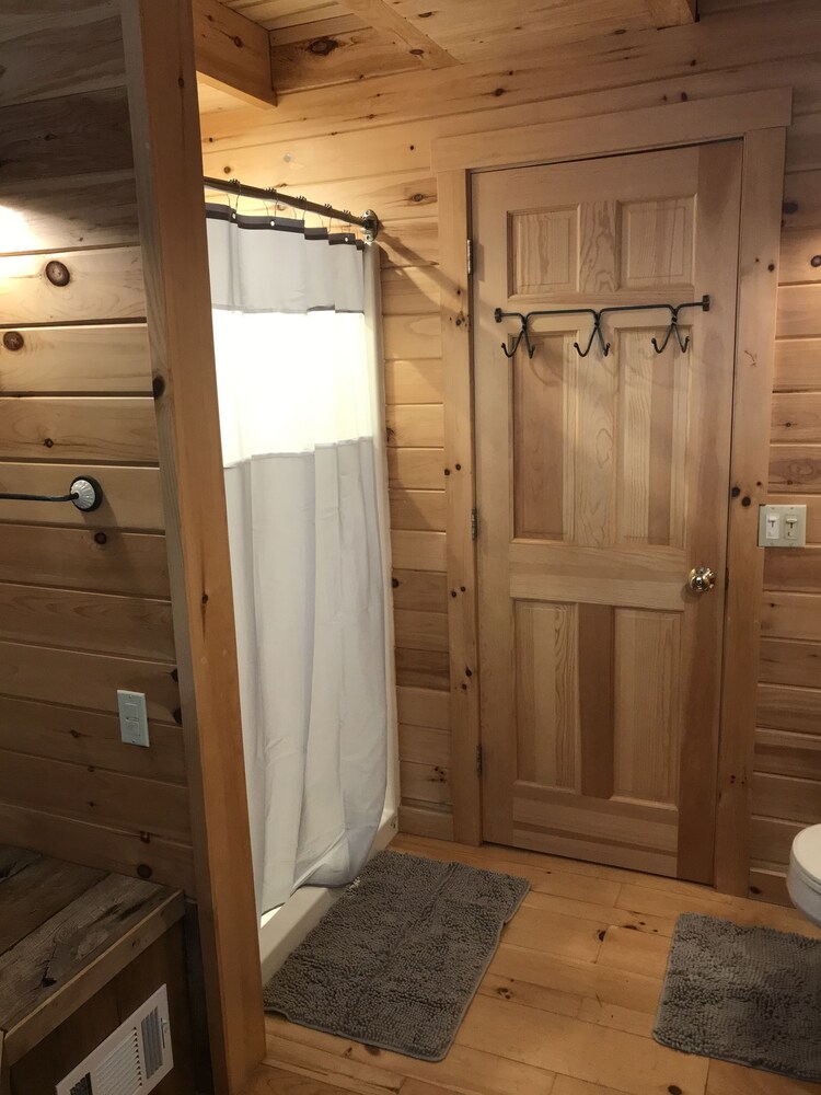 Rangeley Cabin 2 Bedrooms and Loft ATV/Snowmobile