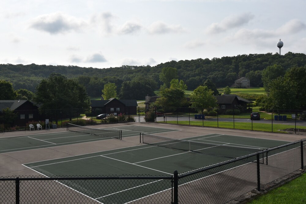 Inside the Premier Old Kinderhook Golf Resort, Pet Friendly and Free