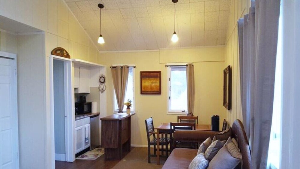 June Lake Chalet, Chalet 7 located in the quintessential June Lake Village. Deals & Reviews