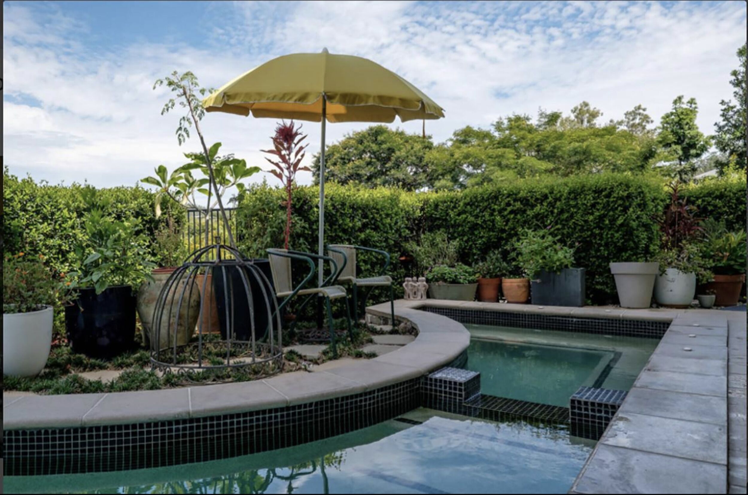 Tranquil Bed and Breakfast in luxury apartment