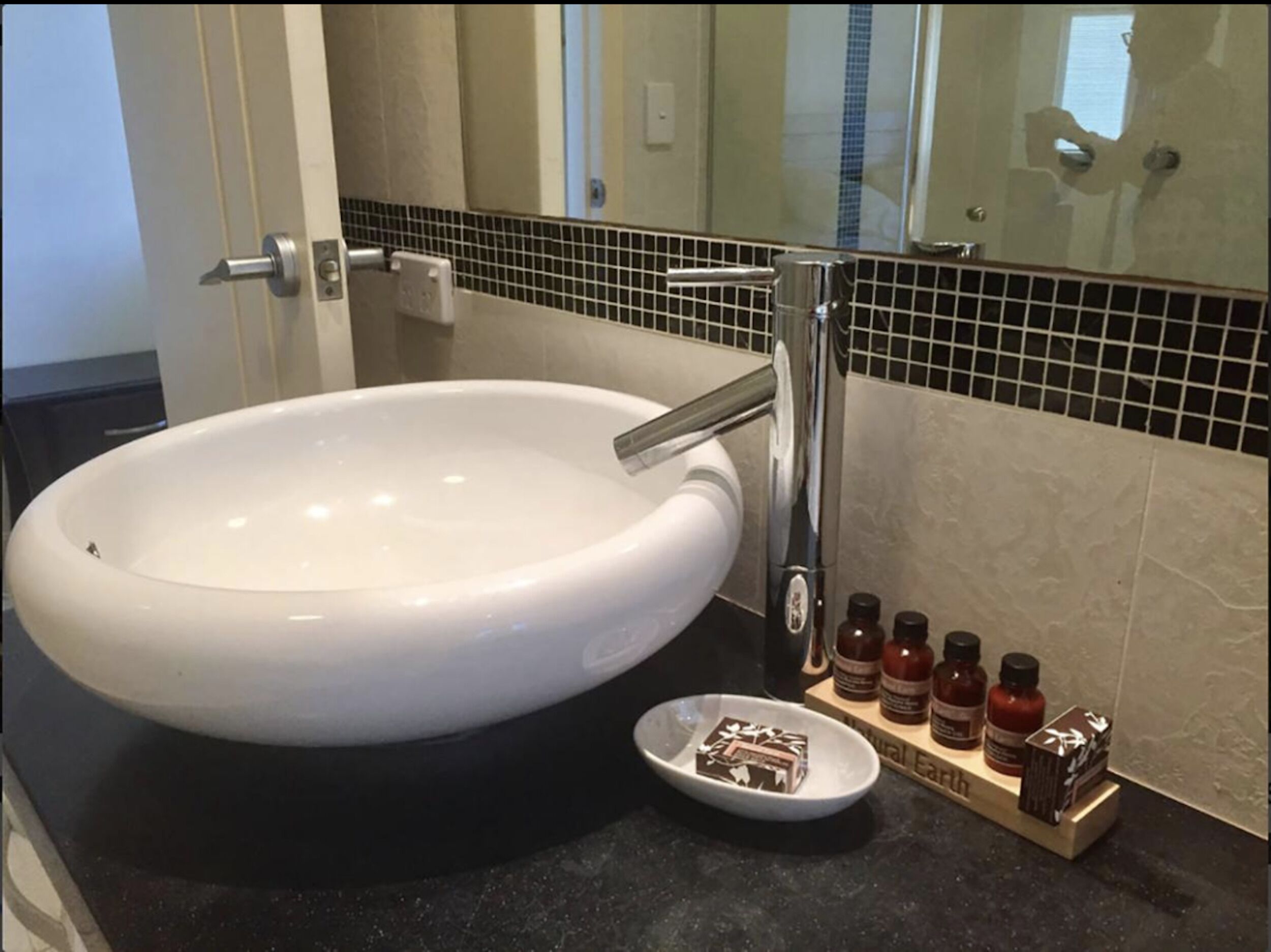 Tranquil Bed and Breakfast in luxury apartment