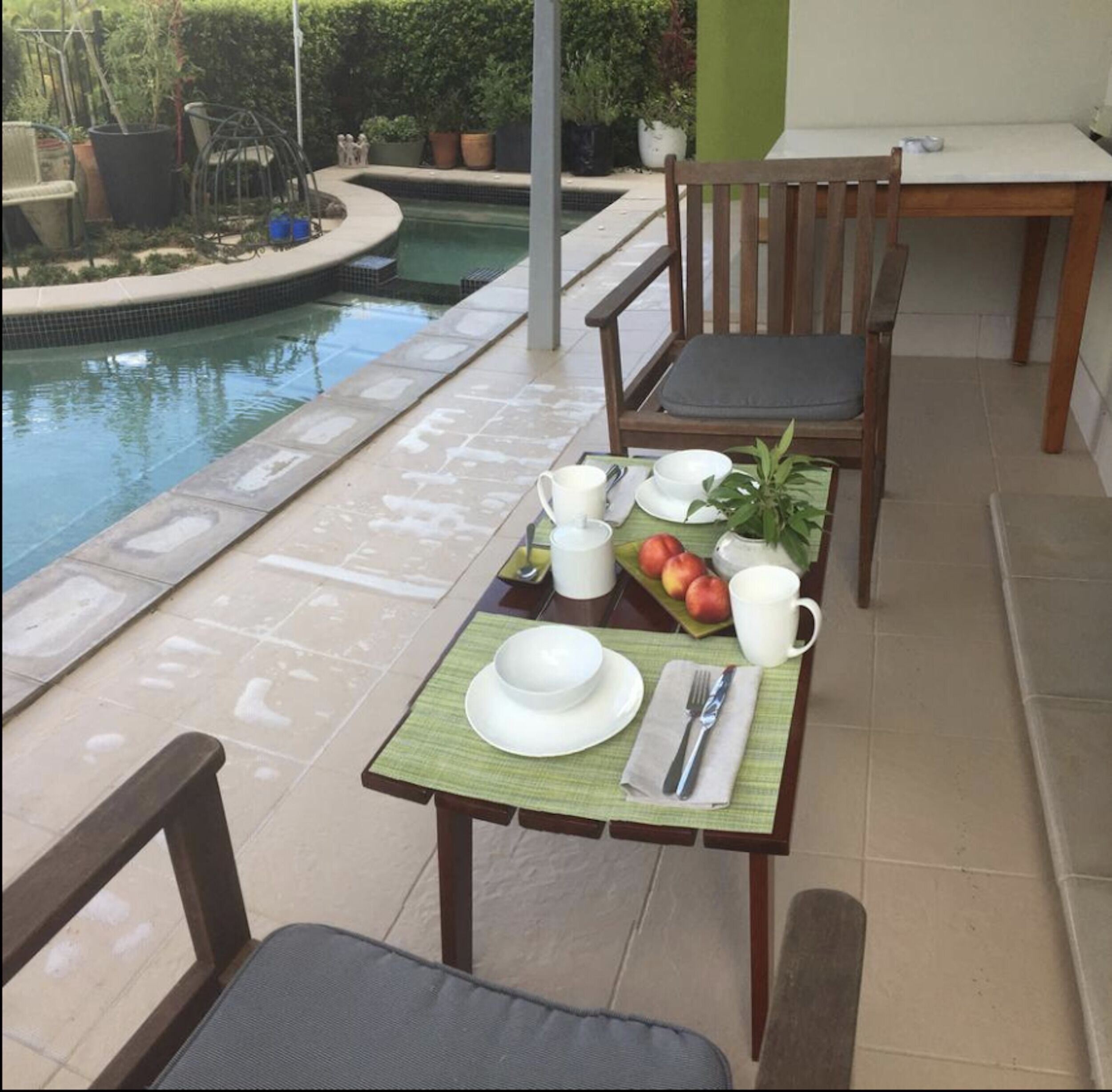 Tranquil Bed and Breakfast in luxury apartment