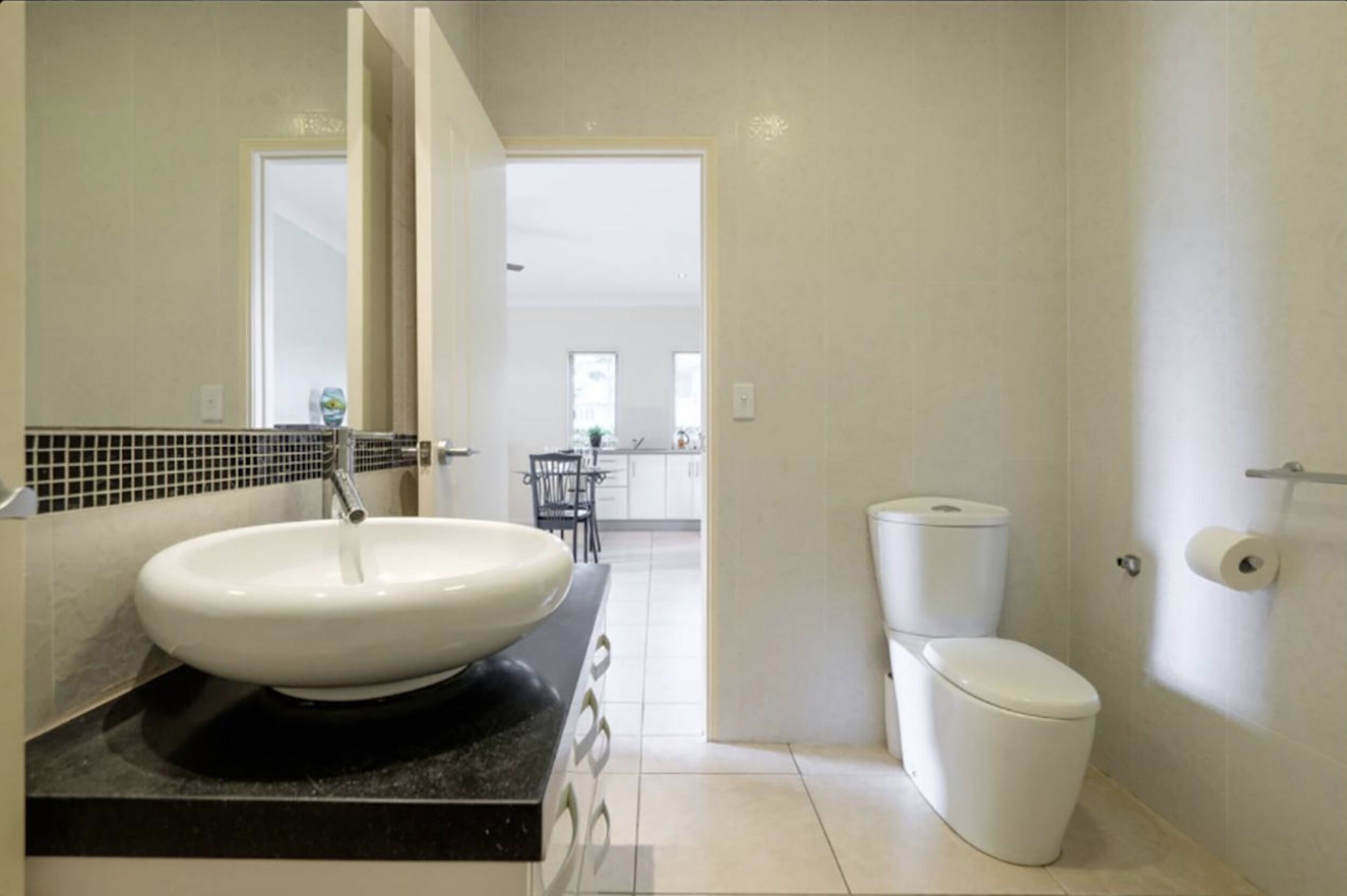 Tranquil Bed and Breakfast in luxury apartment