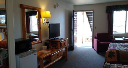 The Ponderosa Motel