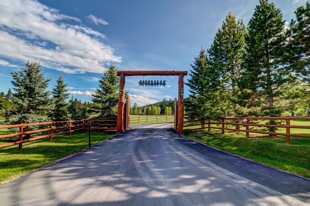 Vacation Rental in Lakeside, MT