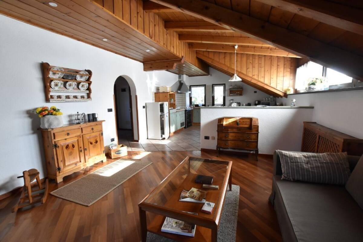 Mansard Apartment On The Outskirts Of Bolzano Casa Al Cervo Haus Zum Hirsch Vadena Ita Great Rates At Expedia Ie