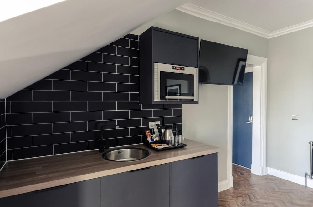 Sweeney Apartments and Rooms