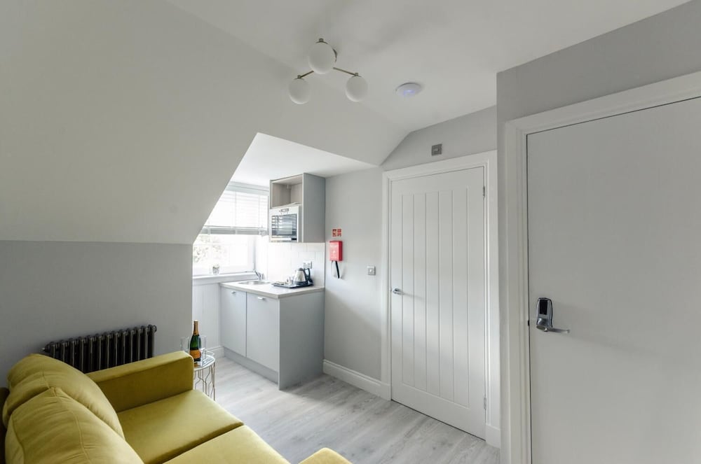 Sweeney Apartments and Rooms