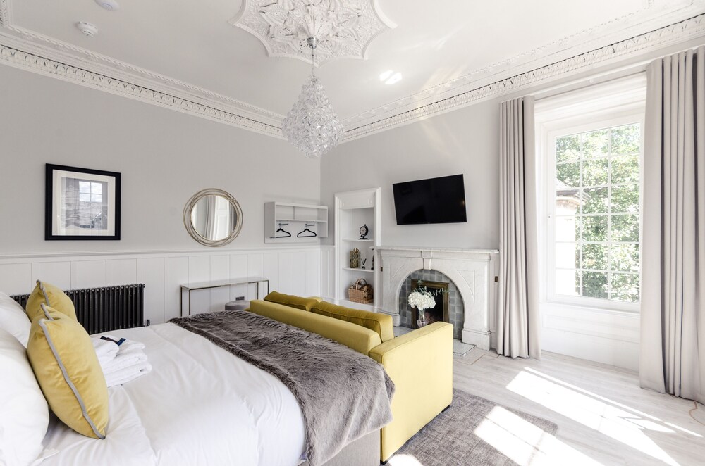 Sweeney Apartments and Rooms Reviews, Photos & Rates