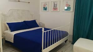 Free cots/infant beds, free WiFi