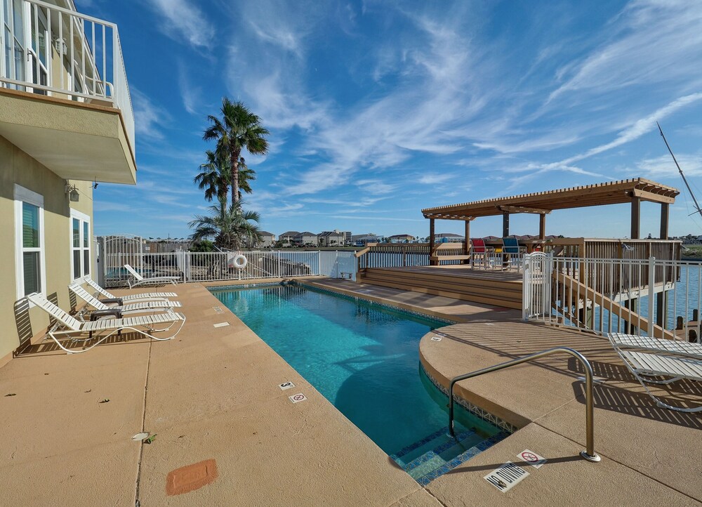 Pool, NORTH PADRE ISLAND Sunset Harbor On The Water 2 bd - 2.5 ba & Loft<br>Walk to Beach