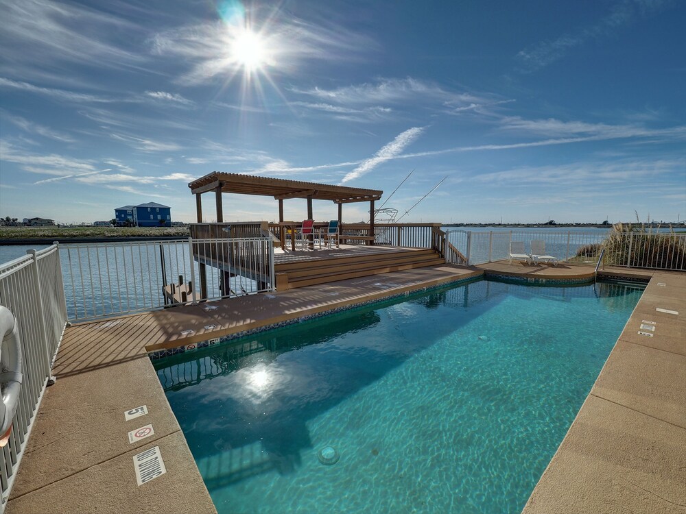 Pool, NORTH PADRE ISLAND Sunset Harbor On The Water 2 bd - 2.5 ba & Loft<br>Walk to Beach