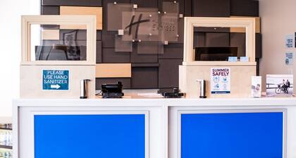 Holiday Inn Express & Suites Rehoboth Beach, an IHG Hotel