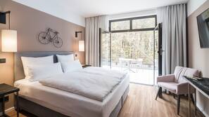 Zimmersafe, Verdunkelungsvorhänge, schallisolierte Zimmer
